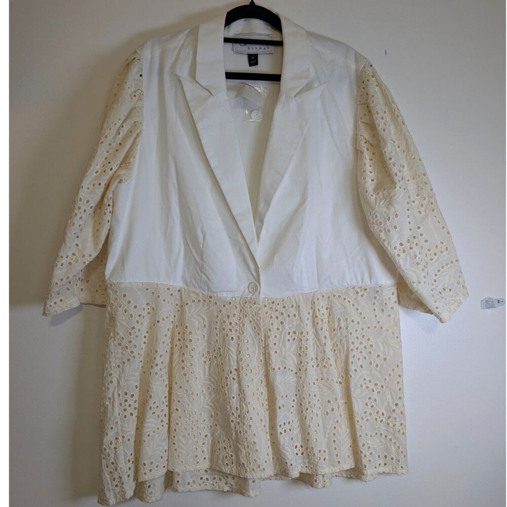 C. Wonder Christian Siriano Eyelet Peplum Blazer XL NWT White Runway Feminine - Picture 2 of 7